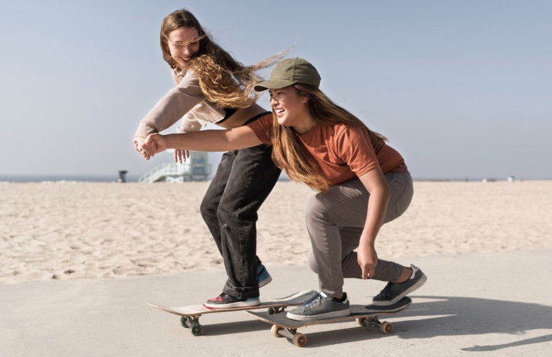 Principalele stiluri de patinaj și trucuri de bază în skateboarding